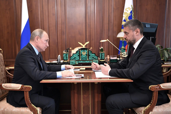 Наибольшего отрыва от президента добились Александр Осипов (справа), который набрал 89,6% голосов против 72% у Путина в 2018