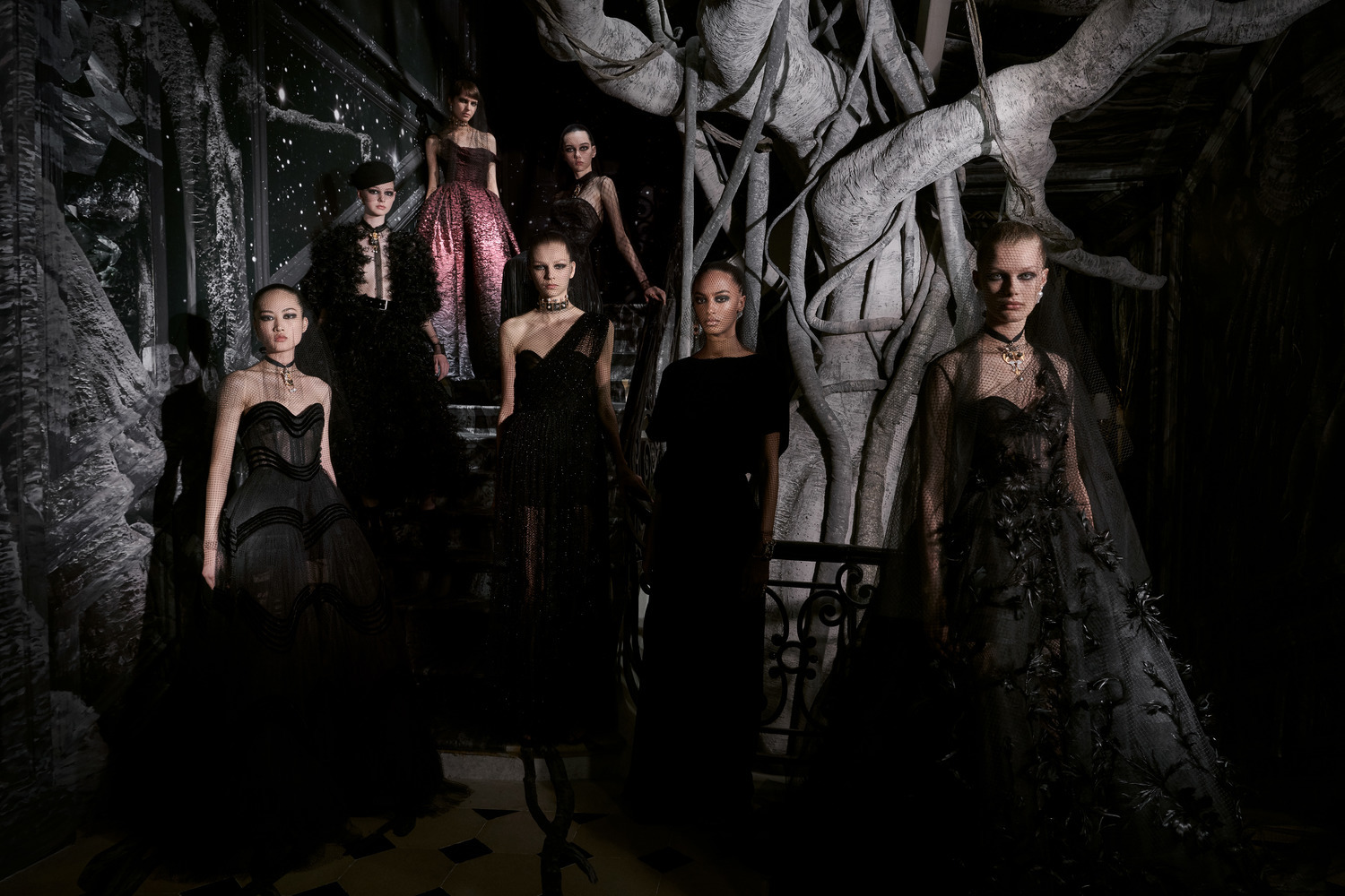 Драматичные образы коллекции Christian Dior haute couture осень-зима 2019/20
