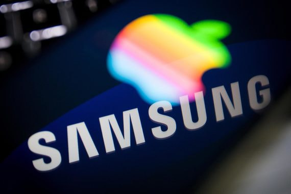 Владельцы смартфонов Apple и Samsung страхуют их значительно чаще, чем другие