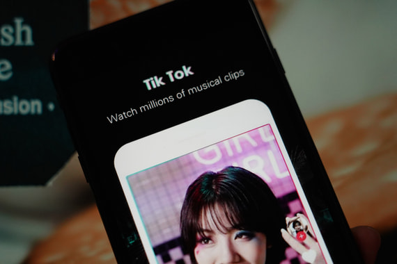 По данным TikTok, число его пользователей в мире превышает 500 млн, 40% из которых – младше 18-ти лет