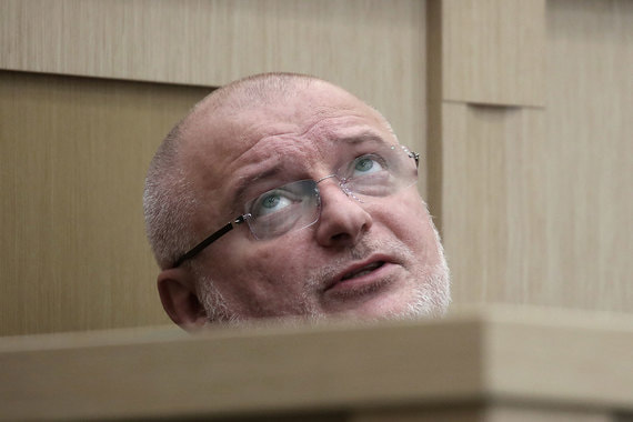 Эксперты и чиновники раскритиковали идею блокировать пользователей email и мессенджеров