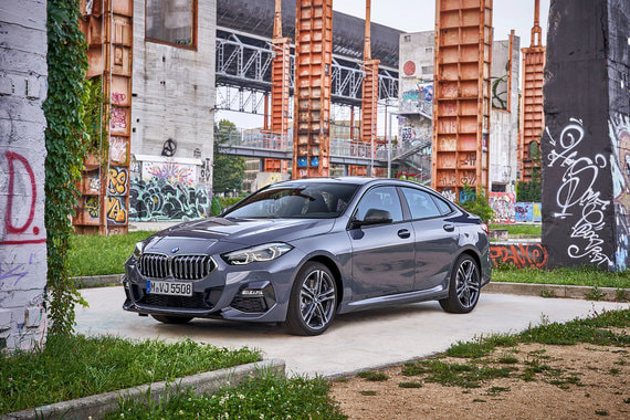 BMW представила компактный купе-седан 2-й серии