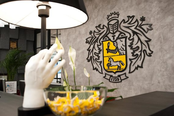 «Тинькофф» запускает новый сервис безналичного перевода чаевых