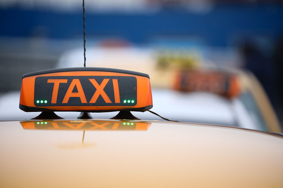 Депутат Госдумы предложил ограничить число разрешений на такси