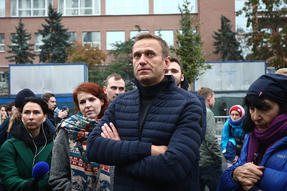 Почти треть россиян согласны с официальными обвинениями в адрес фонда Навального