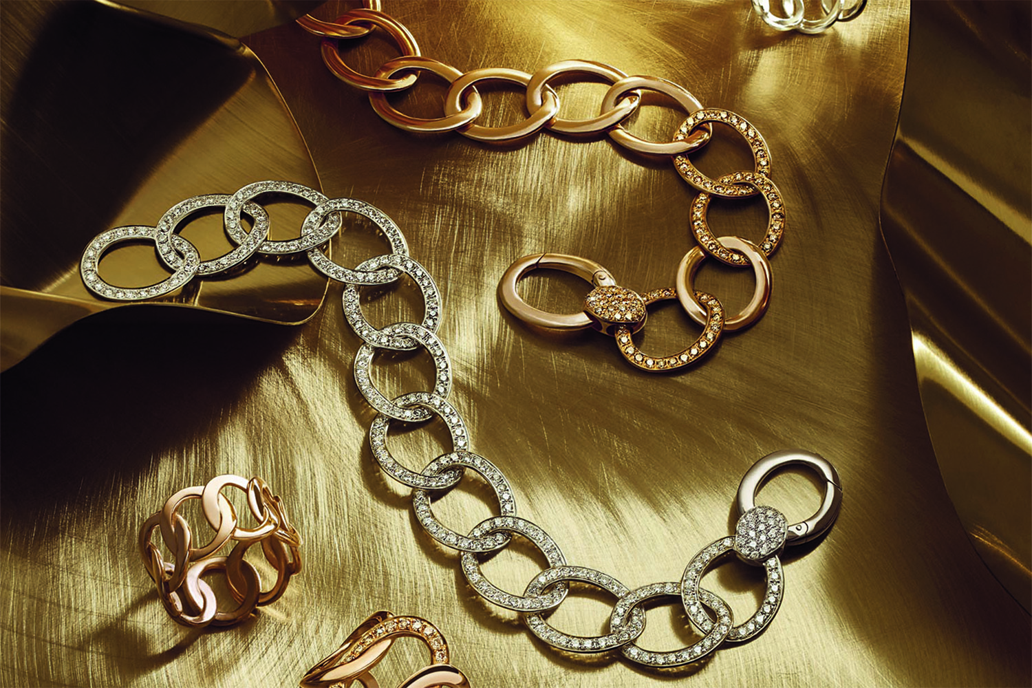 Украшения из новой коллекции Brera получили название района Милана, где в 1967 году и возник бренд Pomellato