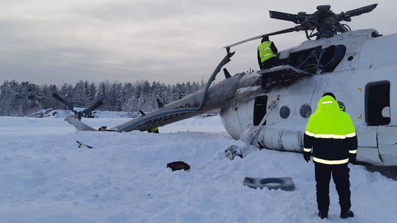 Вертолет Ми-8 опрокинулся в Красноярском крае. Фотографии