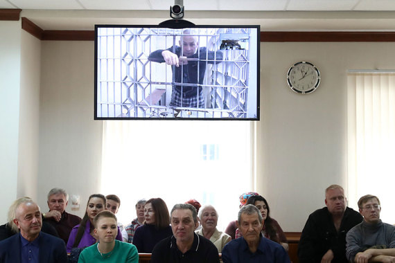 Бывший мэр Александр Шестун (вверху на экране) невольно стал соавтором рекорда Генпрокуратуры