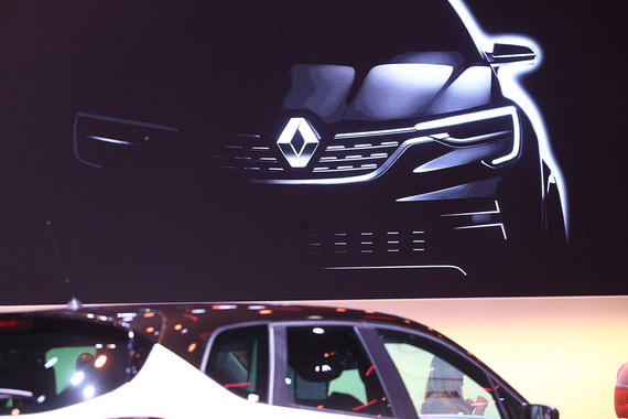 Renault хочет через интернет продавать автомобили в России