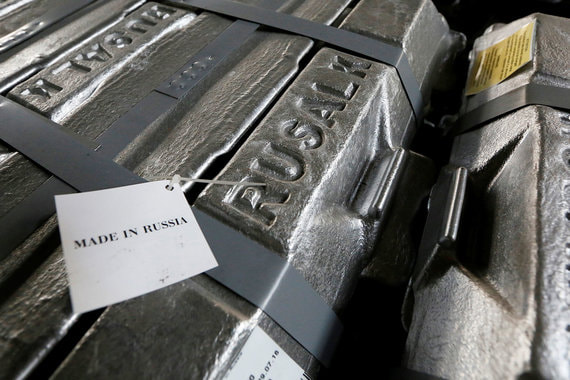 Лондонская биржа металлов приостановила выпуск варрантов на алюминий UC Rusal и хранение продукции компании на складах 17 апреля 2018 г., после того, как второй в мире производитель алюминия попал под действие американских санкций