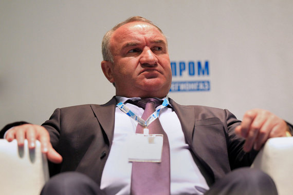 normal 11iw Задержанный отец сенатора Арашукова подозревается в хищениях у «Газпрома»