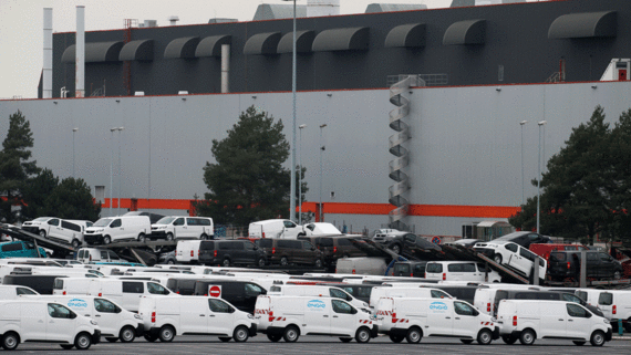 Автопроизводители останавливают заводы в Европе