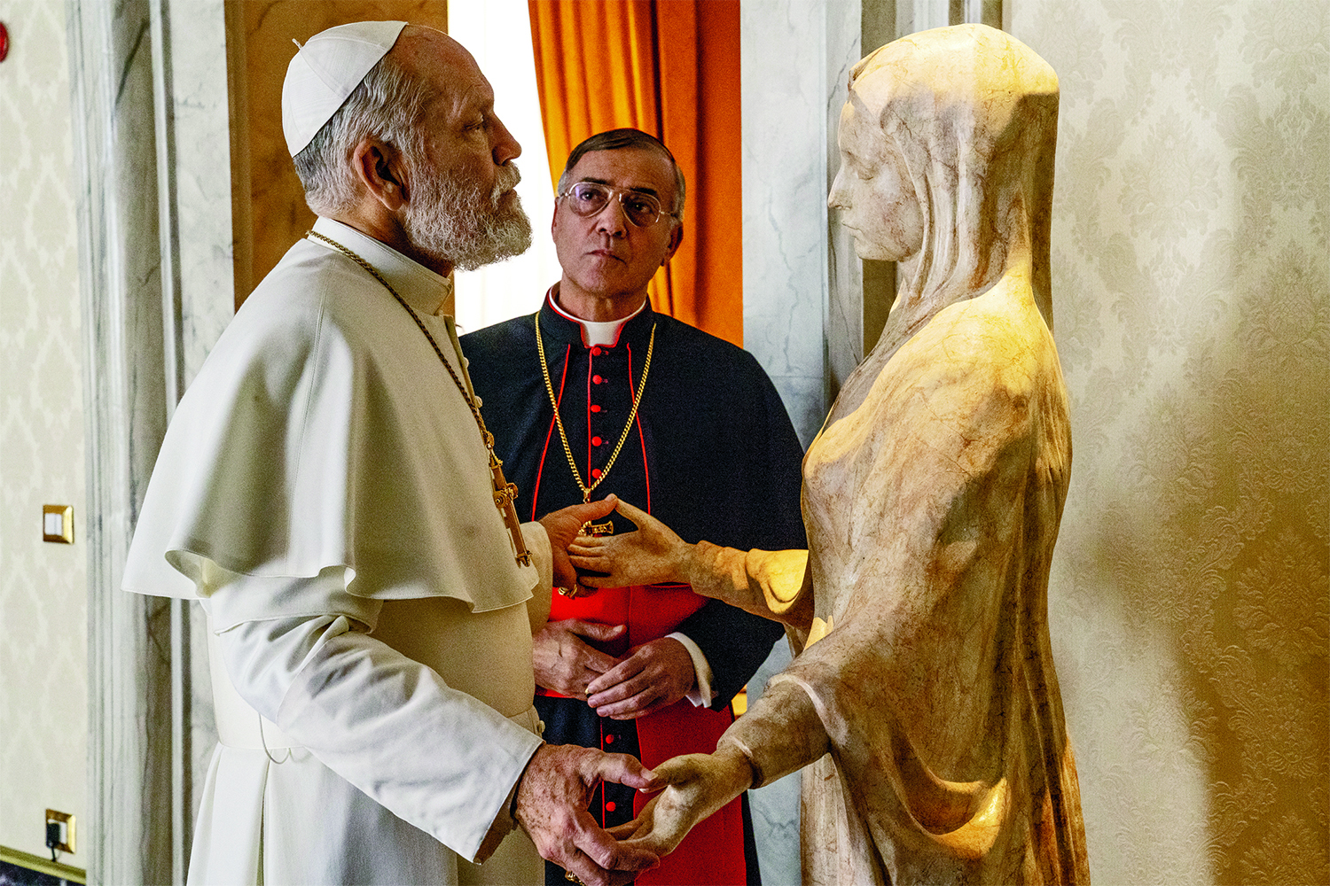 Джон Малкович и Массимо Гини в сериале «Новый папа»