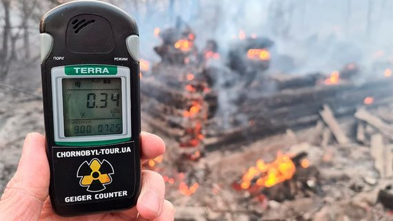 Пожар в Чернобыле: огонь мог дойти до радиоактивных отходов Припяти