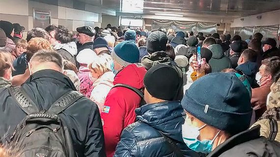 Оппозиция в Москве требует найти ответственных за утренний коллапс в метро