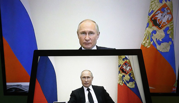 Путин перенес сроки публикации отчетов о доходах чиновников