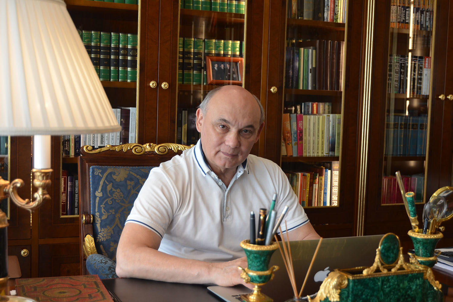 Доктор наук, академик Тимур Тимербулатов публикует книги под псевдонимом Мон Тирэй