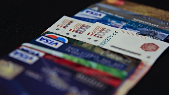 За что банки снижают клиентам лимиты кредитных карт