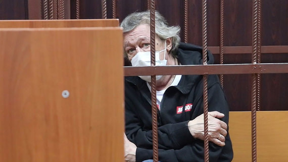 Суд отправил Михаила Ефремова под домашний арест на два месяца