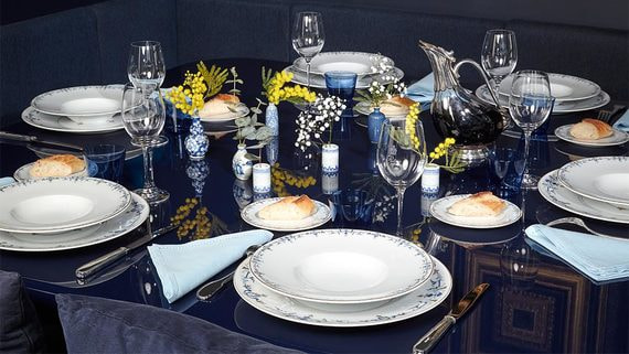 Легендарный отель Ritz Paris проведет аукцион посуды и предметов декора