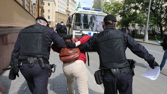 Российских полицейских обязали сообщать о госпитализации задержанных их родным