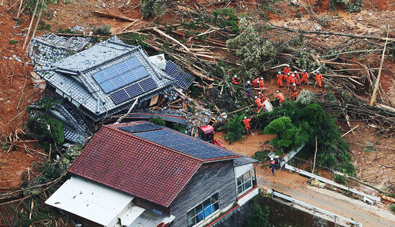 Наводнение и оползни на юге Японии