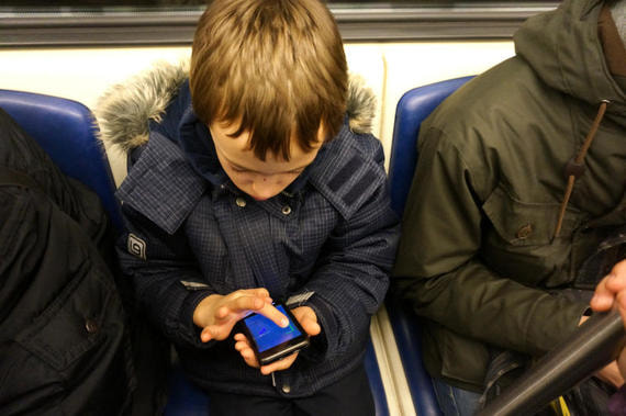 Ритейлеры зафиксировали всплеск продаж недорогих смартфонов после выплат на детей