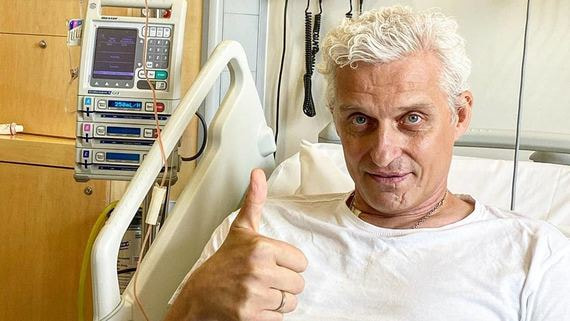 Олег Тиньков перенес операцию по трансплантации костного мозга