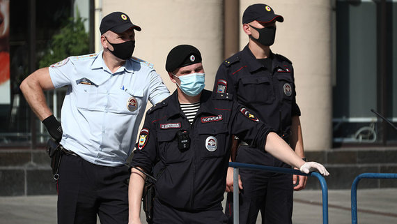 В Москве начались задержания участников акции в защиту фигурантов «Нового величия»