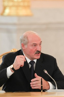 Лукашенко заподозрил оппозицию в подготовке свержения власти в Белоруссии