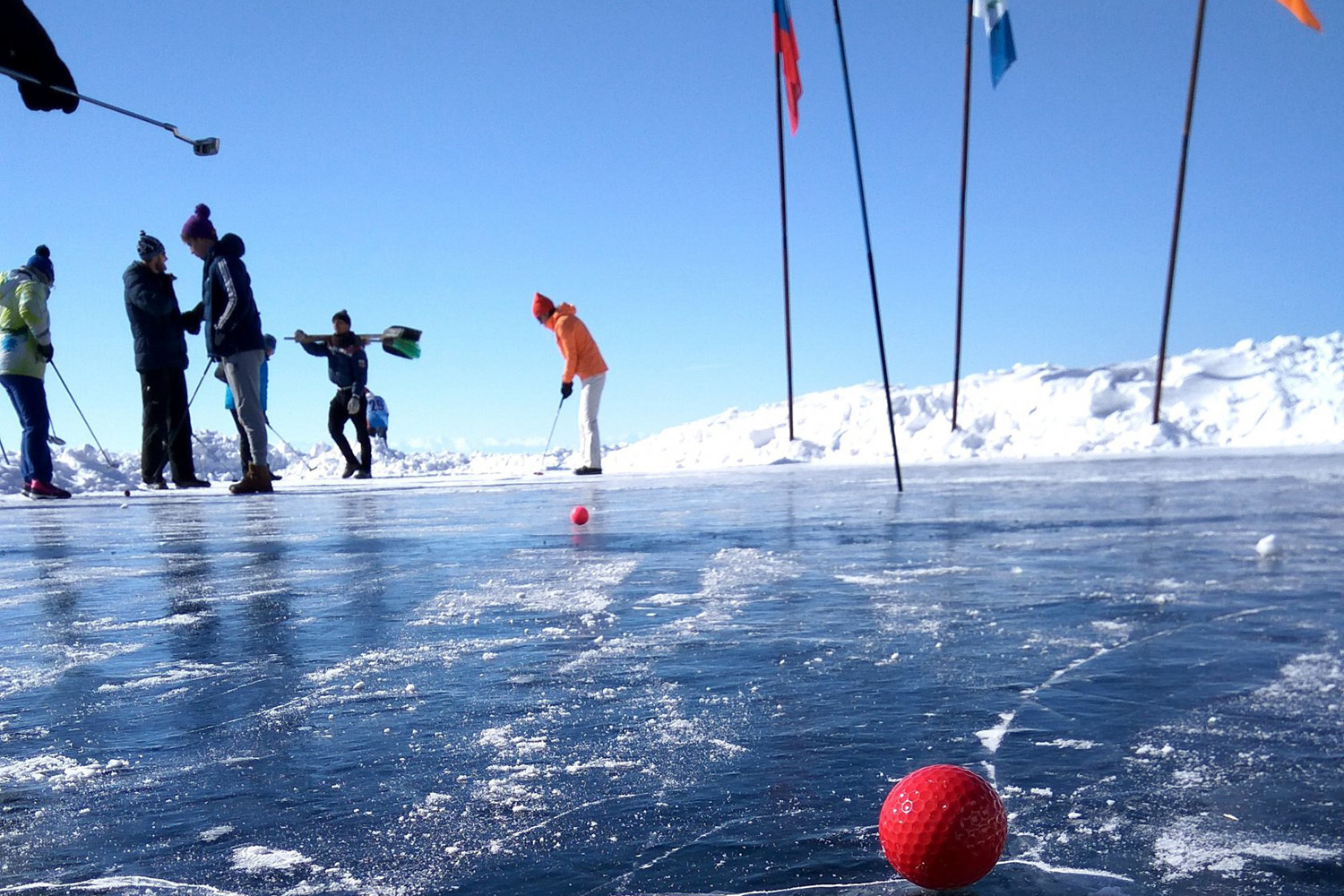 Экстремальный гольф в городе Уумманнак за Полярным кругом 