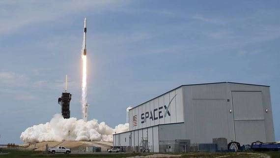 SpaceX Илона Маска заняла третье место в списке самых дорогих стартапов
