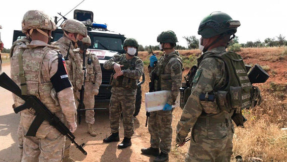 Солдаты США пострадали после столкновения с патрулем РФ в Сирии