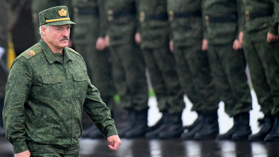 Лукашенко заявил о гибридной войне против Белоруссии