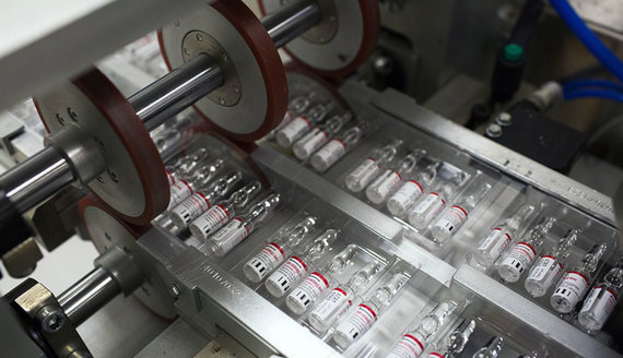 В Минздраве объяснили критику российской вакцины на Западе