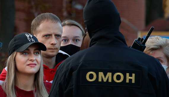 СК Белоруссии возбудил еще 23 уголовные дела из-за угроз госсужащим