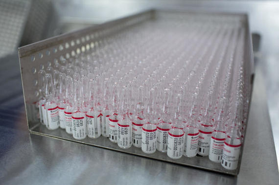 Минздрав назвал сроки доставки первых партий вакцины от коронавируса в регионы