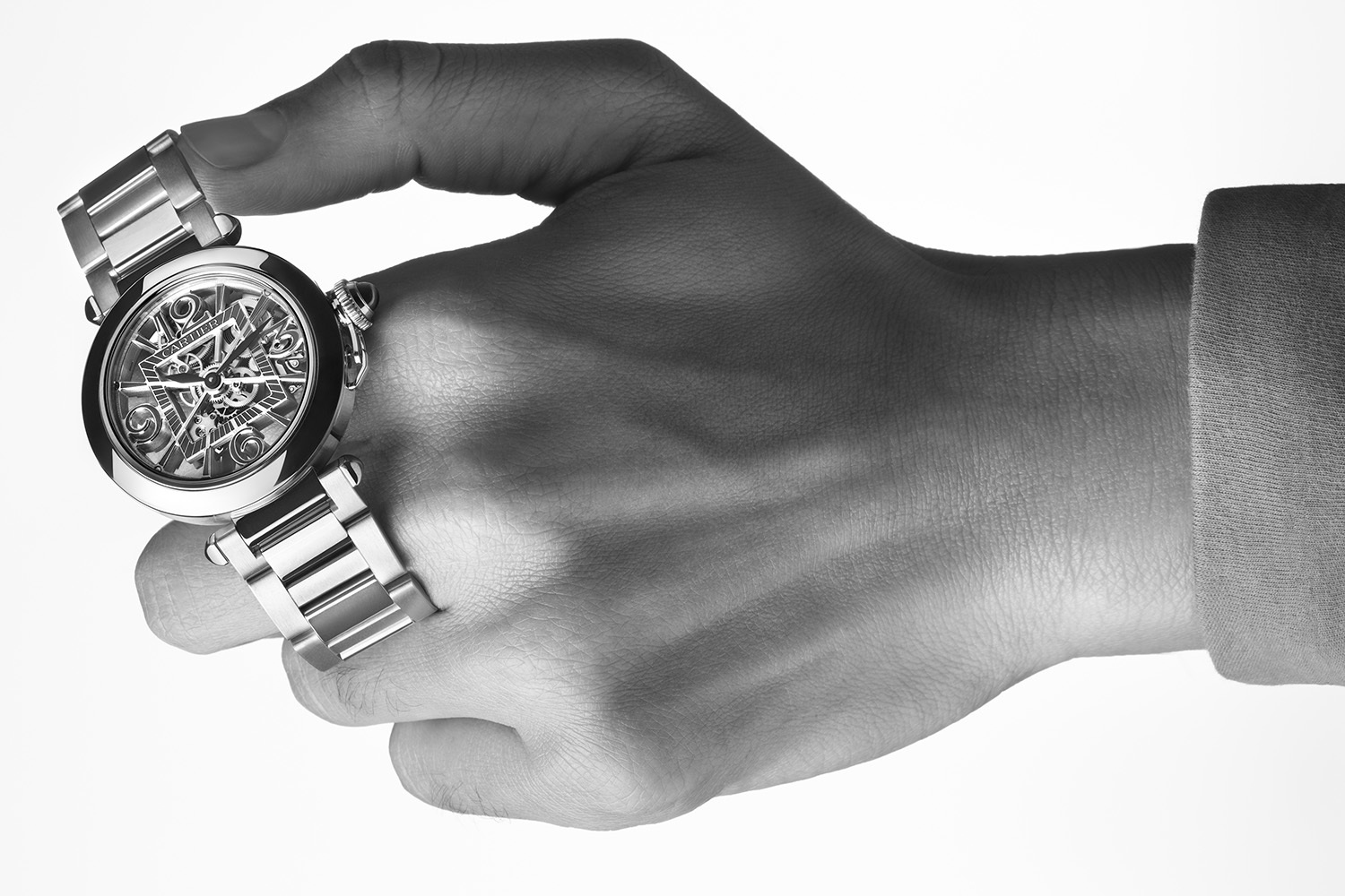 Часы Pasha de Cartier в объективе фотографа Раймонда Майера