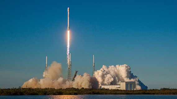 SpaceX отложила запуск ракеты со спутниками Starlink из-за погоды