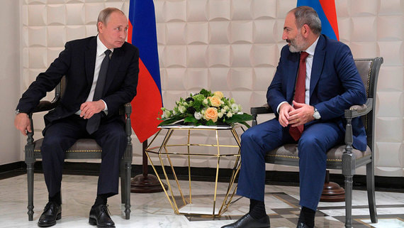 Путин и Пашинян обсудили участие иностранных боевиков в конфликте в Карабахе