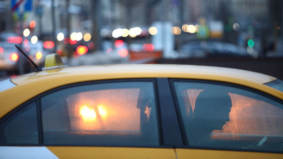 Дептранс Москвы соберет данные обо всех водителях такси