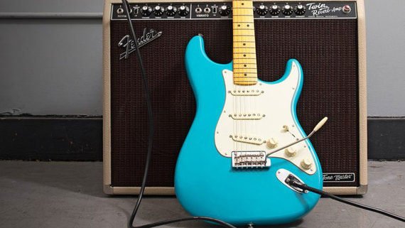 Fender представила новую линию профессиональных электрогитар