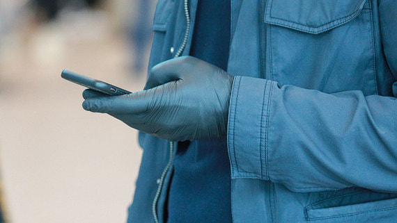 В Минздраве уточнили заявление об эффективности перчаток и антисептиков