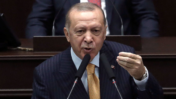 Эрдоган требует уважения и от французского президента, и от газет