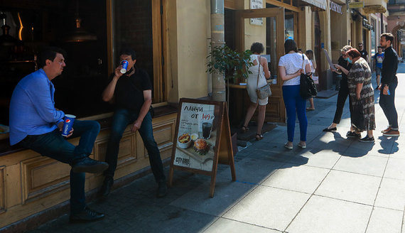 На улице Рубинштейна предложили ограничить продажу алкоголя