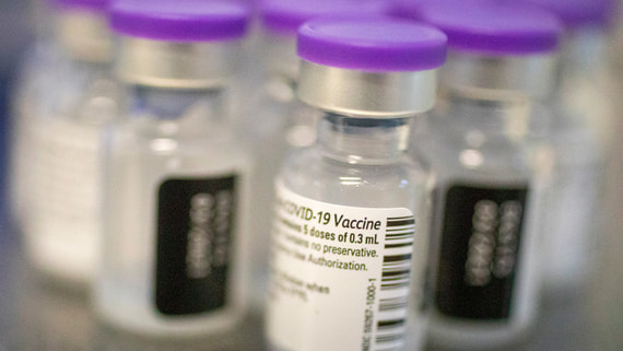 Вакцину против коронавируса от Pfizer и BioNTech одобрили в ЕС