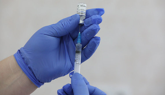 Минздрав прекратил набор добровольцев для исследования вакцины «Спутник V»
