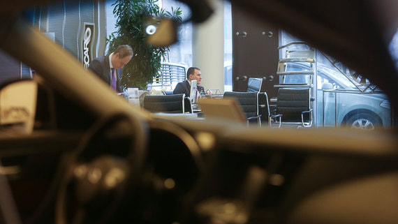 Минпромторг отчитался о падении продаж автомобилей на 9,8%