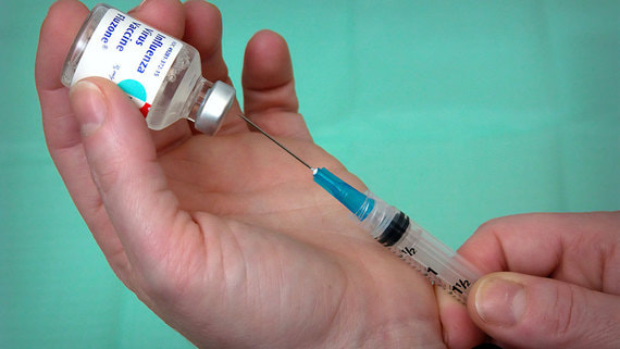 Китай одобрил выход на рынок вакцины от Sinopharm
