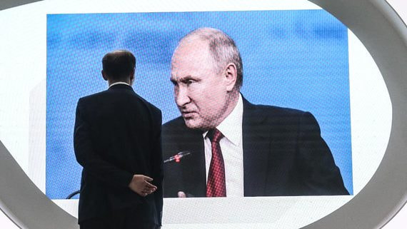 Президент пообещал Конституции приоритет перед международным правом